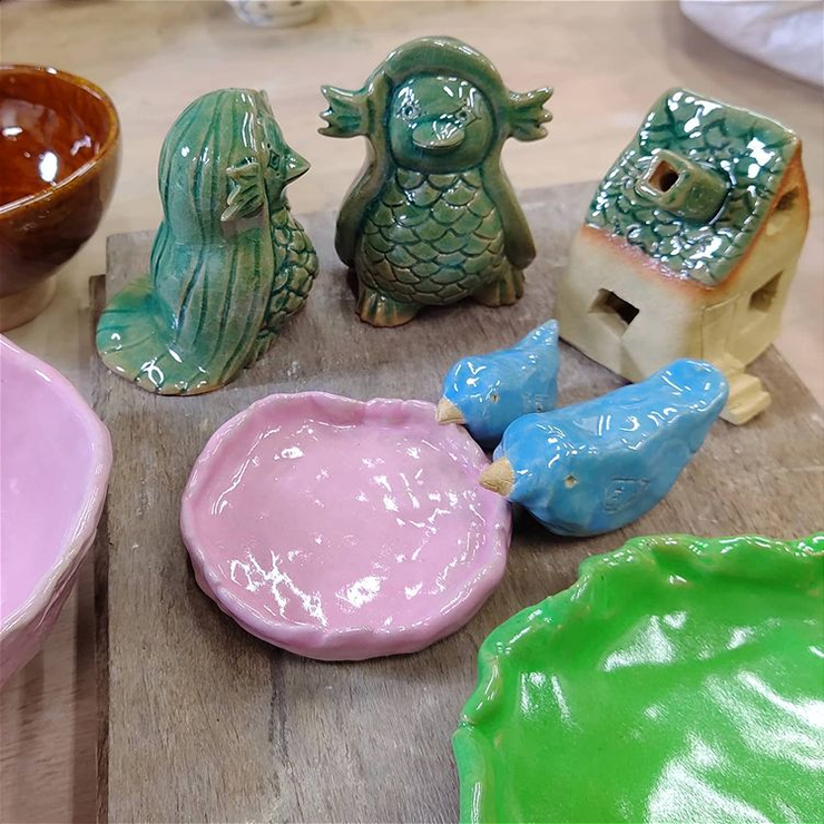 家・青い鳥の陶器